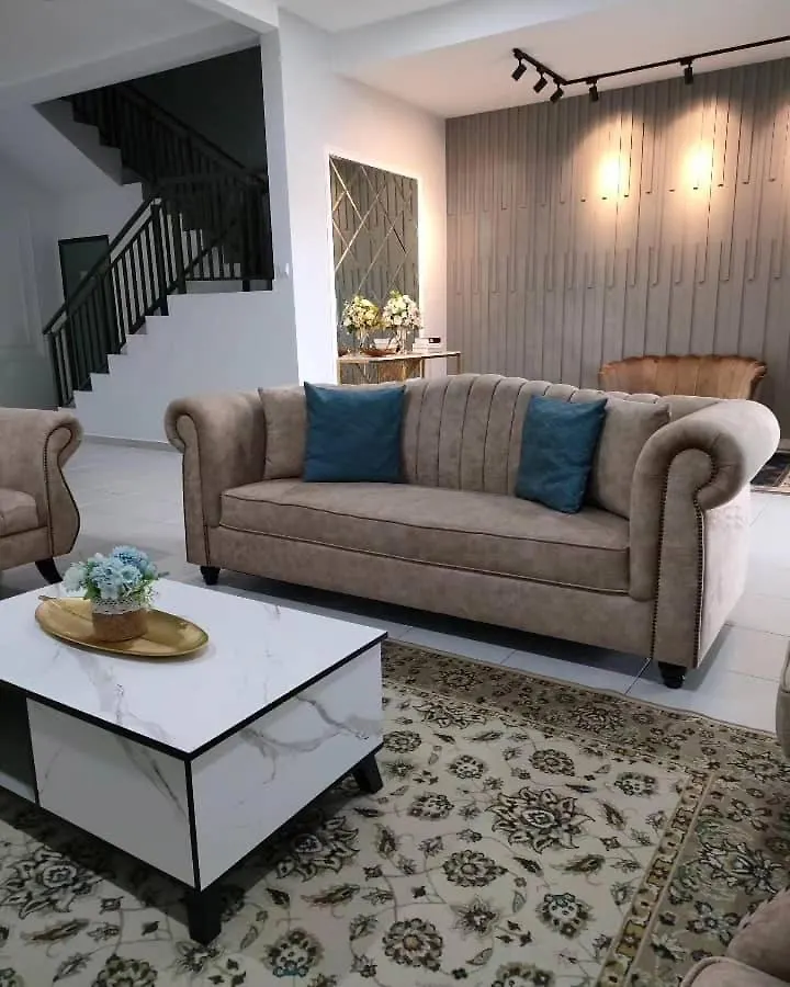Cik Yam Homestay Pool, Melaka L For Malay Only Malacca