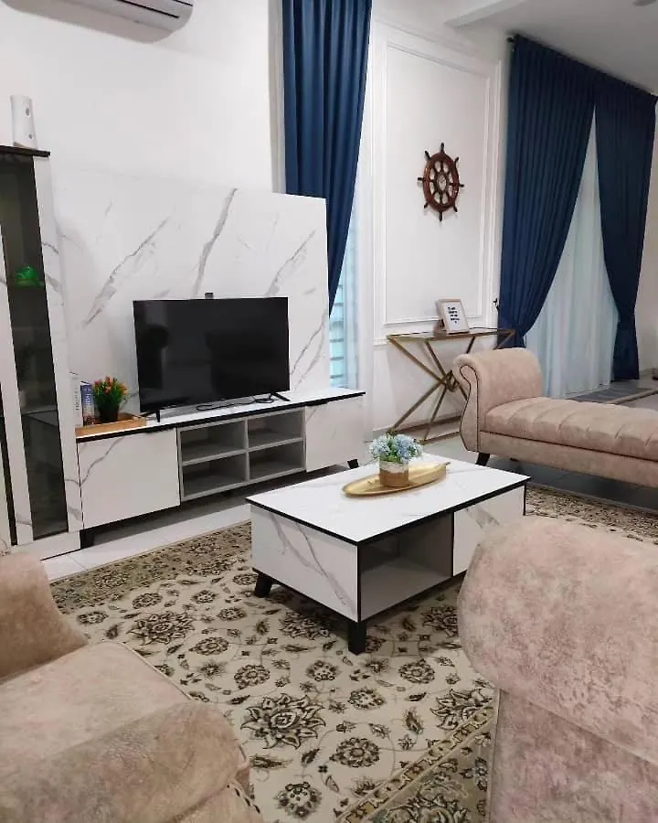 Cik Yam Homestay Pool, Melaka L For Malay Only